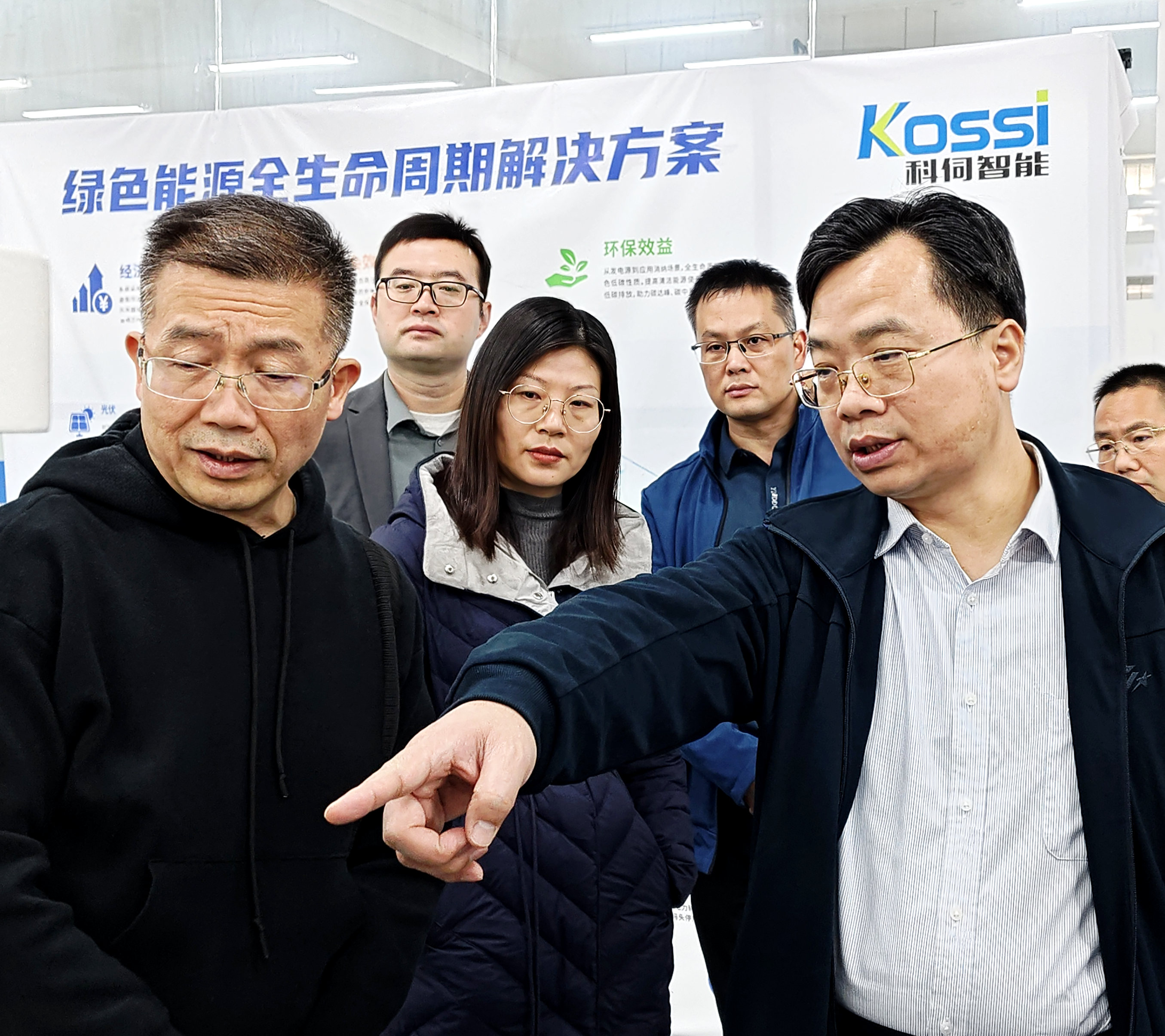 广西陆川县县长视察云顶集团官网智能拉萨总部，共话合作发展